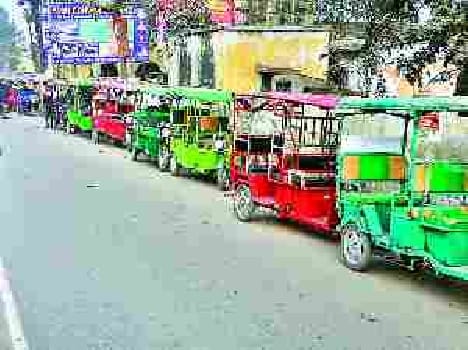 E rickshaw drivers protest 